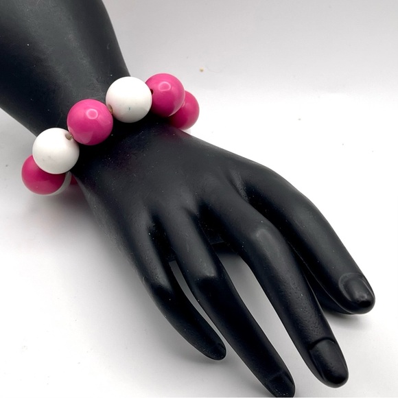 Fun Bright Pink and White Bubblegum Bead Stretch Bracelet OSFM - Picture 2 of 14